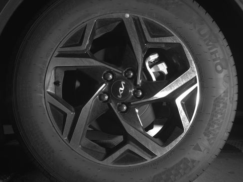 Used 2025 Kia Sportage LX image 14