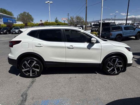 Used 2022 Nissan Rogue Sport SL AWD/4WD image 5