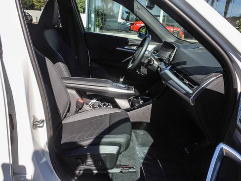 Used 2024 BMW X1 xDrive28i image 16