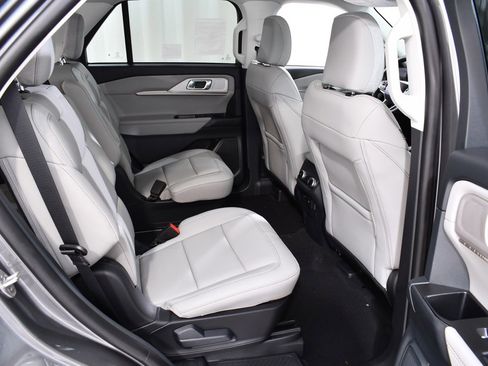 New 2025 Ford Explorer Active w/ Active Comfort Package image 19