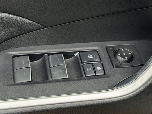 Used 2022 Toyota RAV4 XLE Premium AWD/4WD image 14