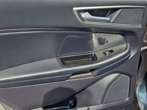 Used 2017 Ford Edge SEL w/ Equipment Group 201A FWD image 16