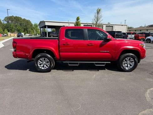 Used 2022 Toyota Tacoma SR5 image 7