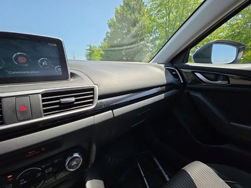 Used 2016 MAZDA MAZDA3 i Touring w/ Popular Equipment Package FWD image 19