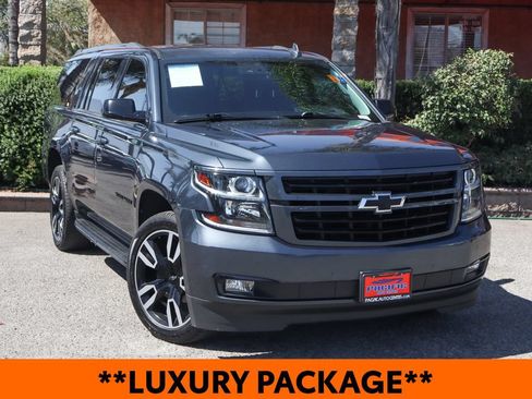 Used 2019 Chevrolet Suburban LT RWD image 2