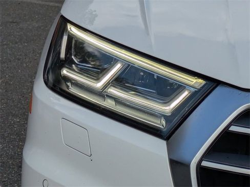 Used 2018 Audi Q5 2.0T Premium Plus w/ Premium Plus Package image 13
