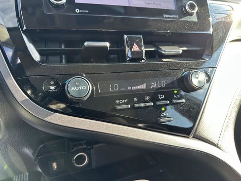 Used 2024 Toyota Camry SE image 31