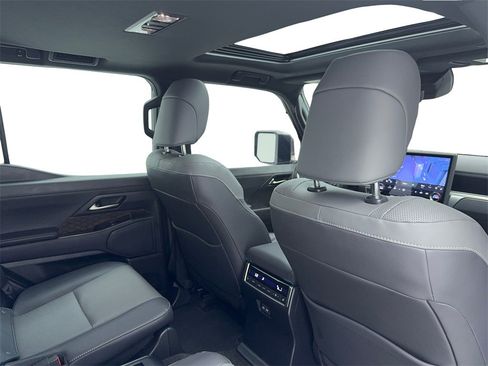 Used 2025 Lexus GX 550 image 54