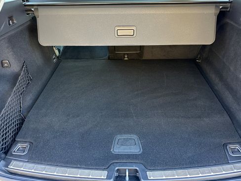 Certified 2023 Volvo XC60 T8 Ultimate image 17