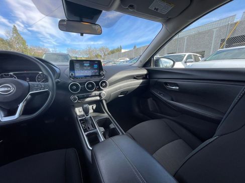 Used 2025 Nissan Sentra SV image 33