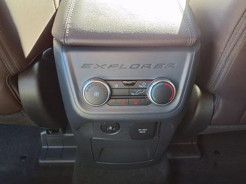 New 2026 Ford Explorer Platinum image 7