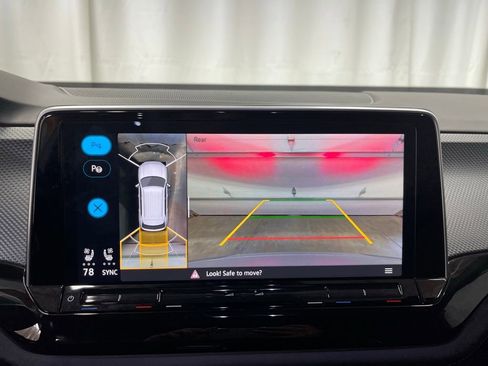 Certified 2025 Volkswagen Atlas Cross Sport SEL Premium R-Line image 18