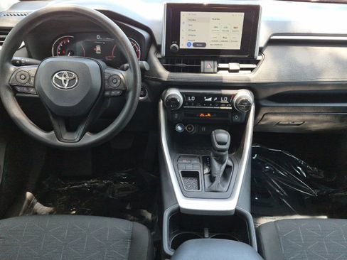 Used 2025 Toyota RAV4 XLE FWD image 12