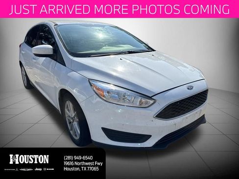 Used 2018 Ford Focus SE FWD image 1