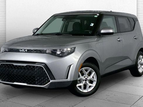 Used 2025 Kia Soul LX w/ LX Technology Package image 12