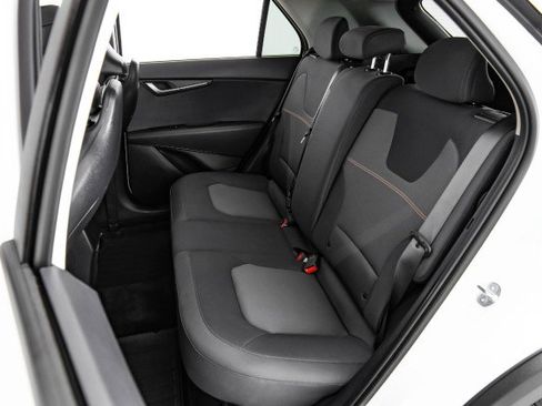 Used 2024 Kia Niro LX image 34