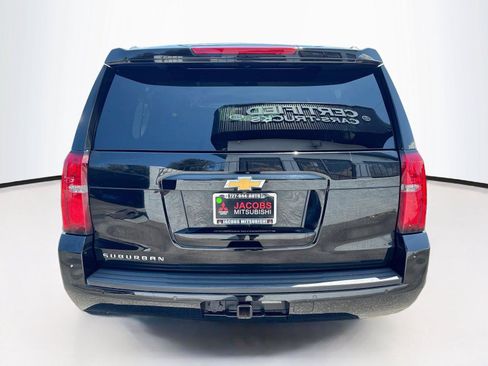 Used 2019 Chevrolet Suburban LT RWD image 4