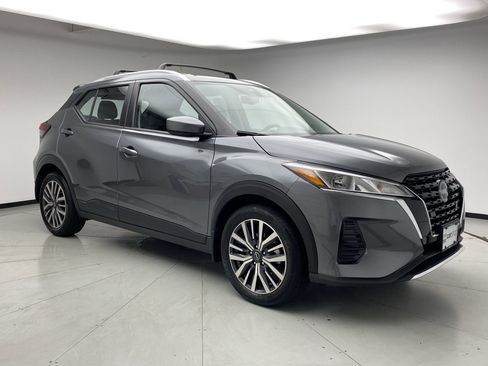 Used 2023 Nissan Kicks SV w/ Interior Electronics Package FWD image 7