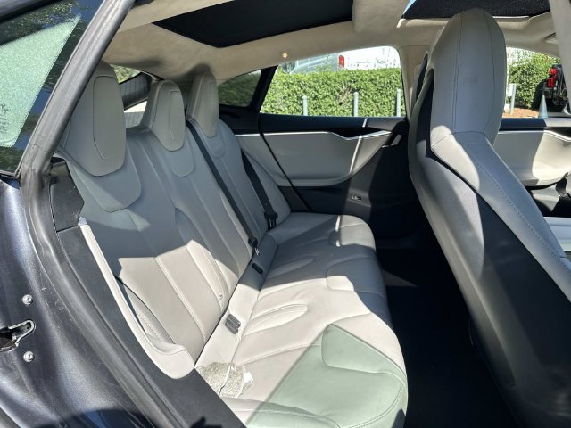 Used 2015 Tesla Model S 70D AWD/4WD image 25