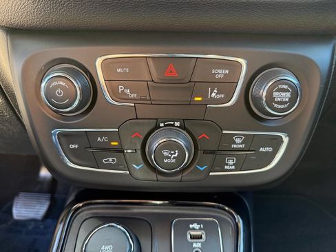 Used 2021 Jeep Compass Limited AWD/4WD image 27