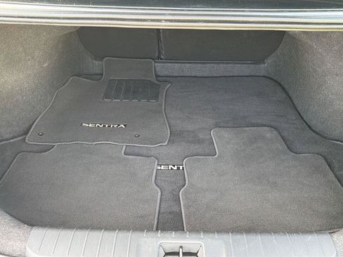 Used 2025 Nissan Sentra SR FWD image 33