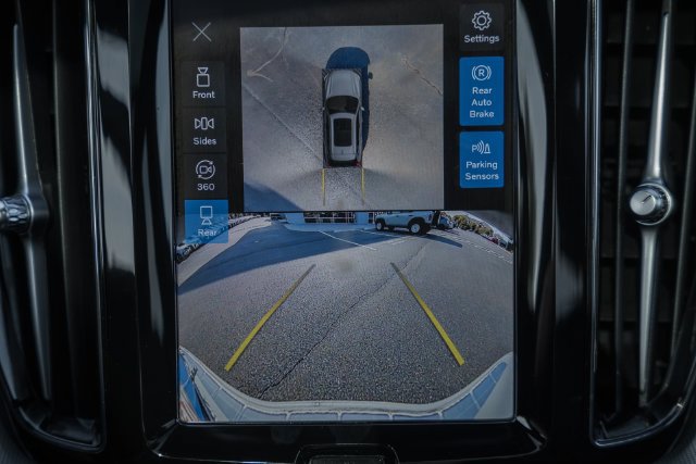 Certified 2024 Volvo XC60 B5 Ultimate w/ Protection Package Premier AWD/4WD image 41