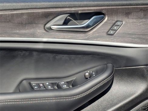 New 2025 Jeep Grand Cherokee L Limited image 11