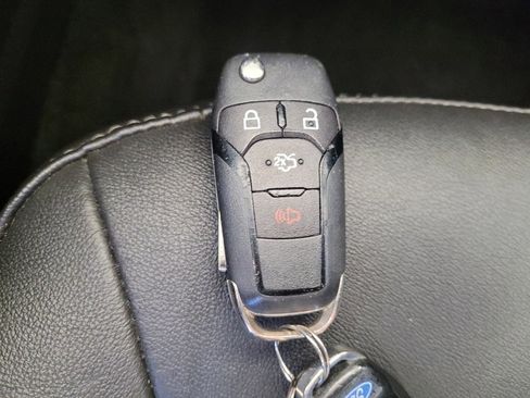 Used 2014 Ford Fusion SE w/ Equipment Group 202A FWD image 32