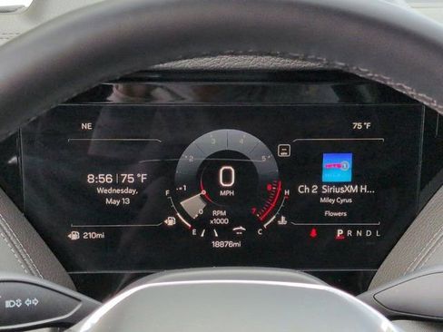 Used 2025 GMC Yukon Denali RWD image 25