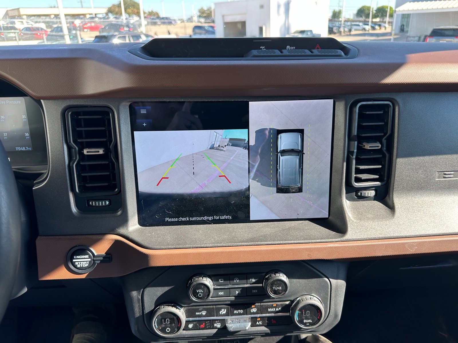 Used 2024 Ford Bronco Outer Banks AWD/4WD image 12