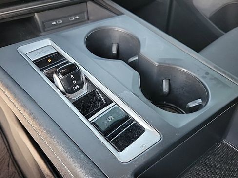 Used 2024 Volkswagen Atlas Cross Sport SE image 17