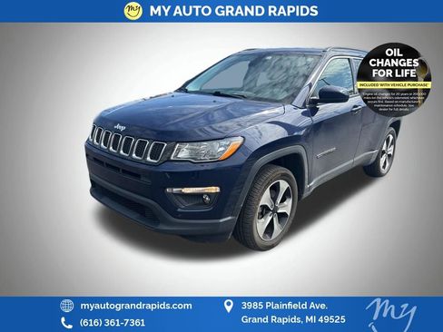 Used 2018 Jeep Compass Latitude w/ Cold Weather Group image 3