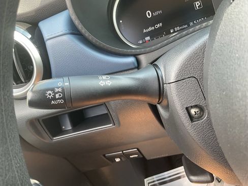 Used 2025 Nissan Versa SV FWD image 23