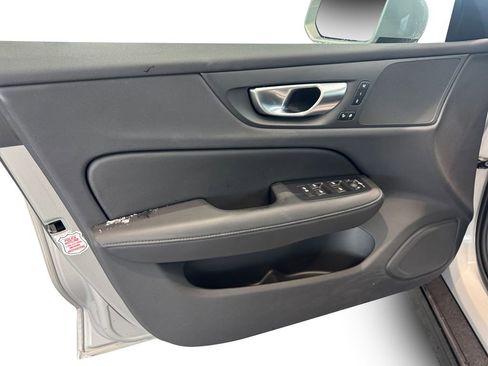 Certified 2025 Volvo V60 B5 Cross Country Plus image 10