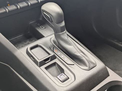 Used 2023 Chevrolet Colorado W/T image 26