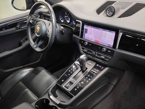 Used 2024 Porsche Macan AWD/4WD image 10