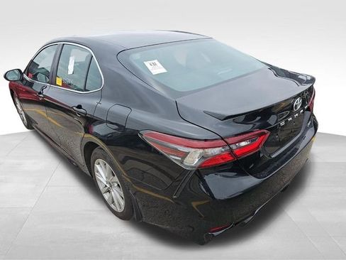 Used 2024 Toyota Camry SE image 2