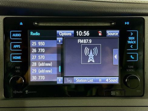 Used 2015 Toyota Sienna XLE w/ XLE Navigation Package FWD image 19
