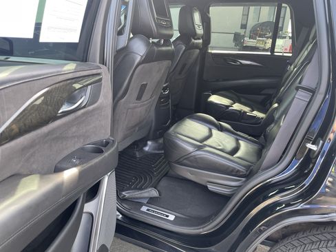 Used 2016 Cadillac Escalade Platinum AWD/4WD image 31