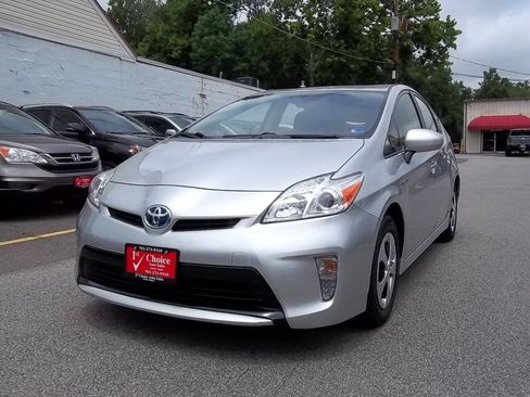 Used 2015 Toyota Prius Three FWD image 1