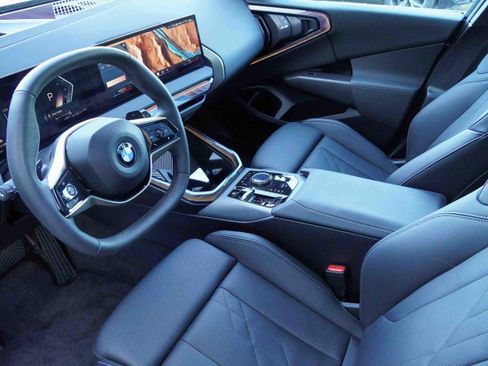 Certified 2025 BMW X3 xDrive30i image 9