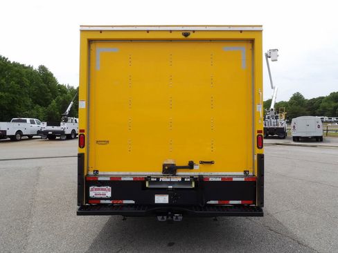 Used 2022 GMC Savana 3500 Extended w/ Power Convenience Package RWD image 6