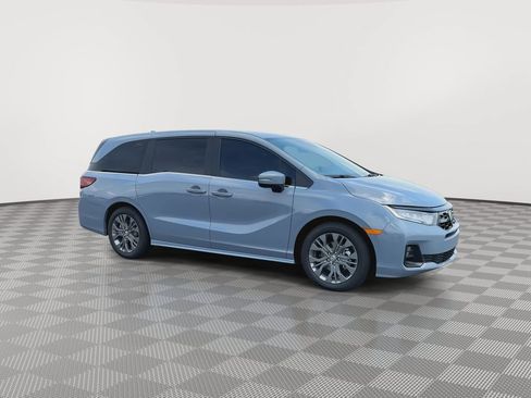 New 2026 Honda Odyssey Touring image 2