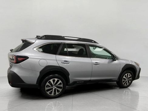 Used 2025 Subaru Outback Premium w/ Popular Package #1A AWD/4WD image 3