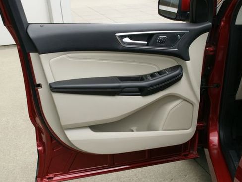 Certified 2022 Ford Edge Titanium w/ Class II Trailer Tow Package image 14