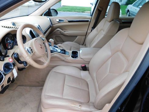 Used 2013 Porsche Cayenne Diesel AWD/4WD image 28