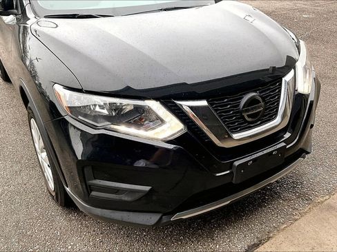 Used 2018 Nissan Rogue S image 5