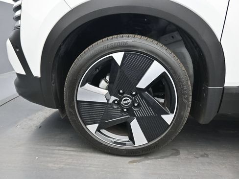Used 2025 Nissan Kicks SR FWD image 46