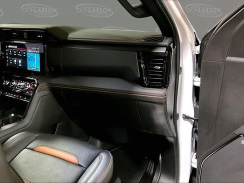 Certified 2025 GMC Sierra 1500 AT4 w/ AT4 Premium Package AWD/4WD image 34