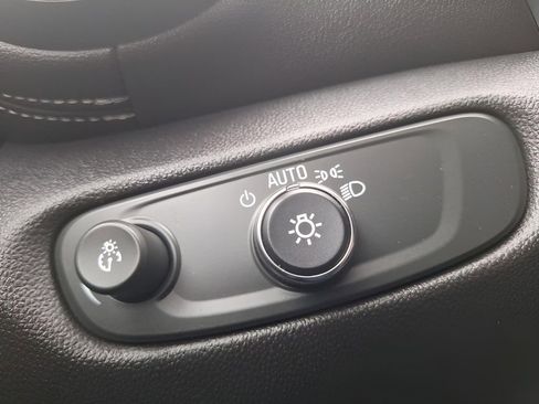 Used 2023 Chevrolet Blazer LT image 30